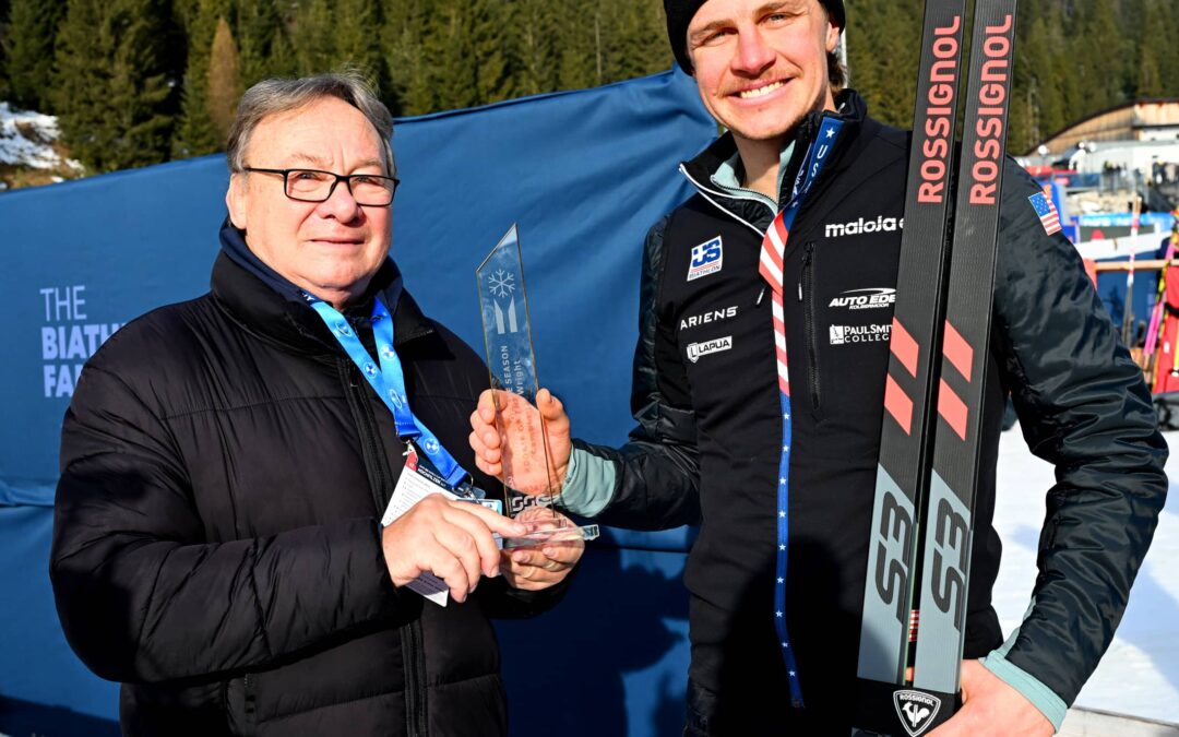 Pokal übergeben – Campbell Wright